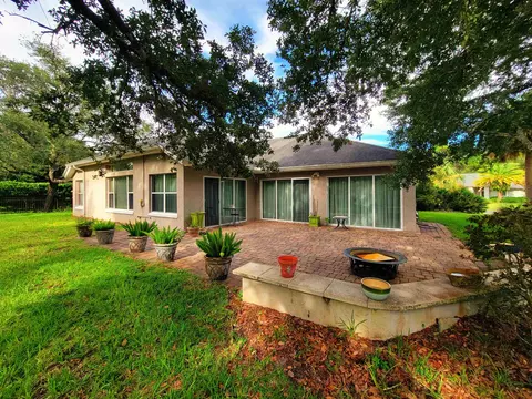 Exterior - 933 Mirror Lake Dr, Saint Augustine, FL 32086 photo 6 of 14