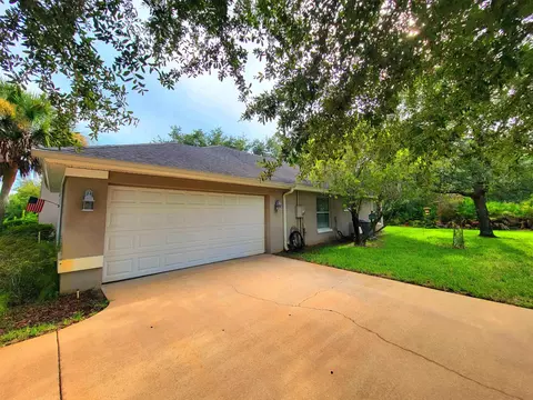 Exterior - 933 Mirror Lake Dr, Saint Augustine, FL 32086 photo 2 of 14