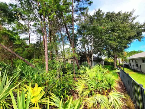 Exterior - 933 Mirror Lake Dr, Saint Augustine, FL 32086 photo 4 of 14