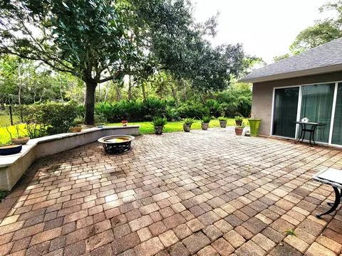 Exterior - 933 Mirror Lake Dr, Saint Augustine, FL 32086 photo 7 of 14