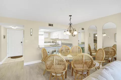 Dining - 4250 S A1a #K33, Saint Augustine Beach, FL 32080 photo 3 of 3