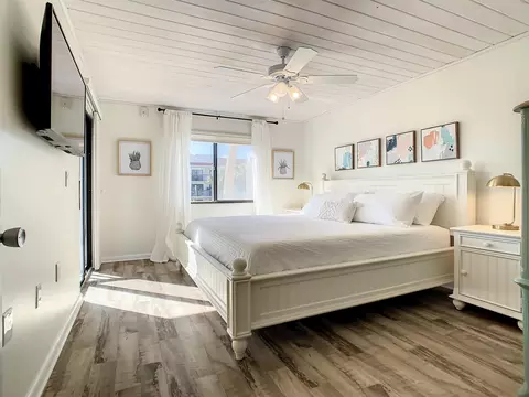 Bedroom - 4250 Jimmy Buffett Mem Hwy #N24, Saint Augustine, FL 32080 photo 1 of 2