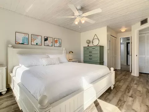 Bedroom - 4250 Jimmy Buffett Mem Hwy #N24, Saint Augustine, FL 32080 photo 2 of 2
