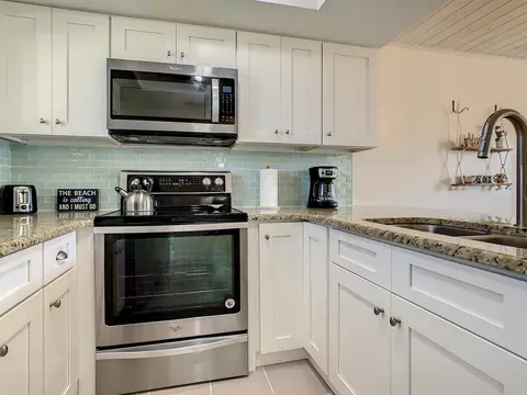 Kitchen - 4250 Jimmy Buffett Mem Hwy #N24, Saint Augustine, FL 32080 photo 1 of 2