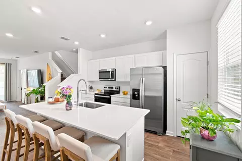 Kitchen - 40 Wading Ibis Rd, Saint Augustine, FL 32095 photo 2 of 5