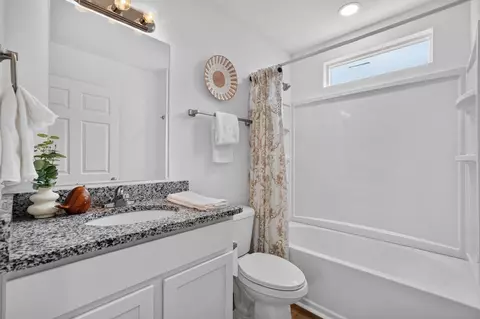 Bath - 890 Helen St, Saint Augustine, FL 32084 photo 1 of 1