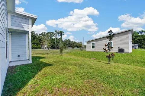 Exterior - 890 Helen St, Saint Augustine, FL 32084 photo 4 of 7