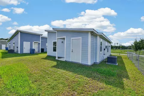 Exterior - 890 Helen St, Saint Augustine, FL 32084 photo 5 of 7