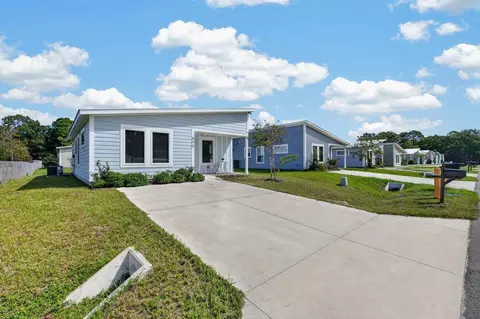 Exterior - 890 Helen St, Saint Augustine, FL 32084 photo 7 of 7