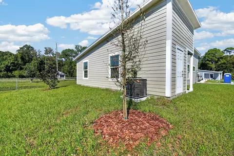 Exterior - 97 Mcdonald Ave, Saint Augustine, FL 32084 photo 5 of 9