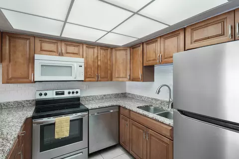 Kitchen - 7175 A1a S A103, Saint Augustine, FL 32080 photo 2 of 2