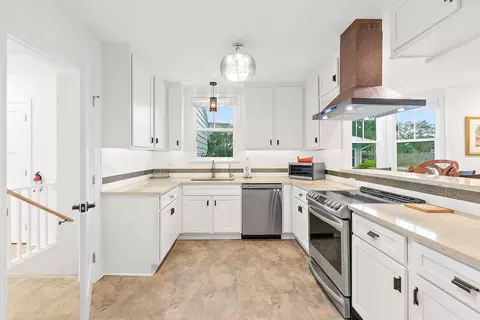Kitchen - 66 N St Augustine Blvd, Saint Augustine, FL 32080 photo 2 of 6