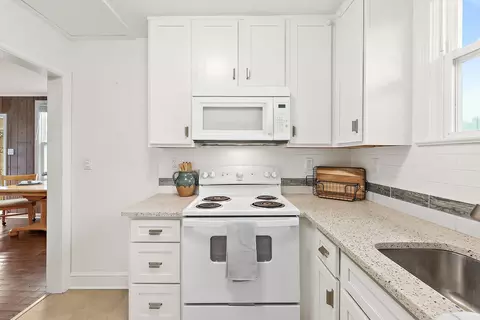 Kitchen - 66 N St Augustine Blvd, Saint Augustine, FL 32080 photo 5 of 6