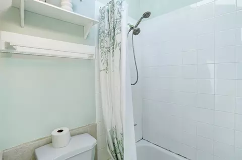 Bath - 4003 Windjammer Ln, Saint Augustine, FL 32084 photo 2 of 3