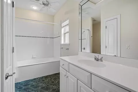 Bath - 905 Spring Lake Ct, Saint Augustine, FL 32080 photo 4 of 5