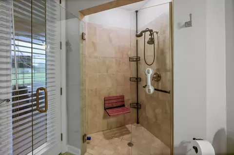 Bath - 5044 Blackhawk Dr, Saint Johns, FL 32259 photo 7 of 7