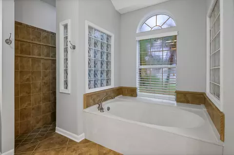 Bath - 5044 Blackhawk Dr, Saint Johns, FL 32259 photo 2 of 7