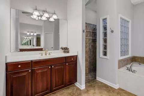 Bath - 5044 Blackhawk Dr, Saint Johns, FL 32259 photo 4 of 7