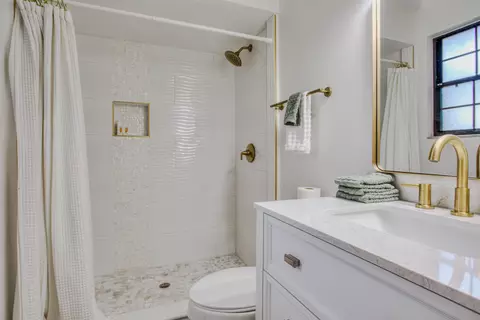 Bath - 10115 N County Road 13, Saint Augustine, FL 32092 photo 2 of 7