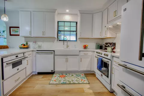 Kitchen - 10115 N County Road 13, Saint Augustine, FL 32092 photo 3 of 6
