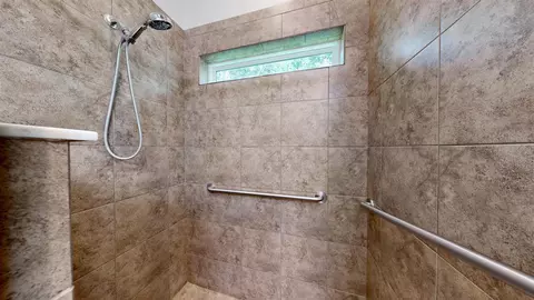 Bath - 70 Harris Hawk Ct, Saint Augustine, FL 32092 photo 5 of 9