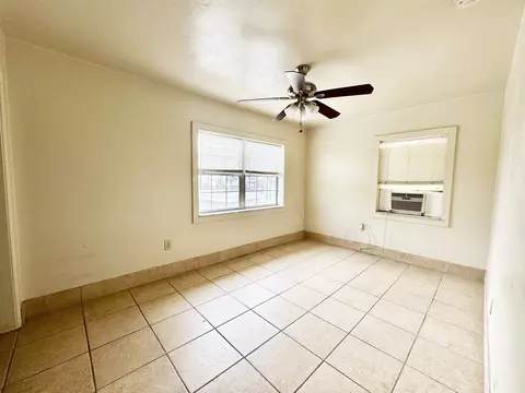 Living - 1 E San Carlos Ave, Saint Augustine, FL 32084 photo 1 of 1