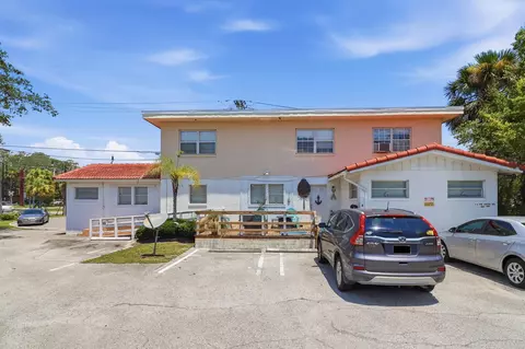 Exterior - 1 E San Carlos Ave, Saint Augustine, FL 32084 photo 1 of 6