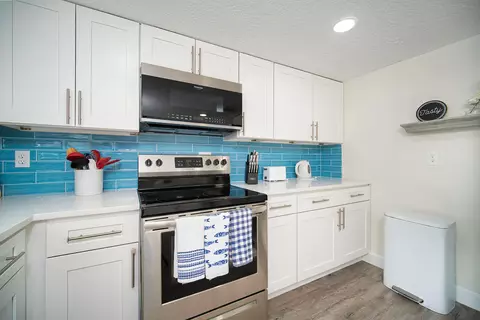 Kitchen - 1201 Winterhawk Dr, Saint Augustine, FL 32086 photo 4 of 14