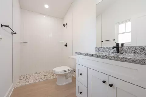 Bath - 908 Kennedy Dr, Saint Augustine, FL 32084 photo 2 of 2