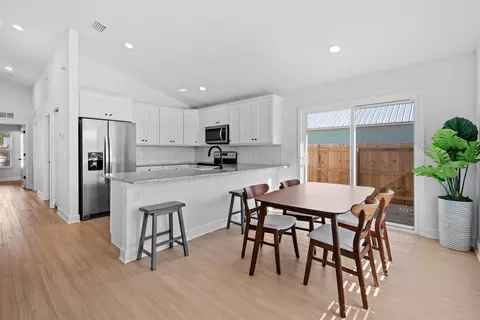 Dining - 916 Kennedy Dr, Saint Augustine, FL 32084 photo 1 of 3
