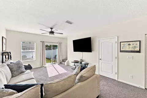Living - 33 Buckley Ct, Saint Augustine, FL 32086 photo 2 of 4
