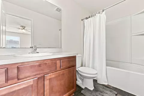 Bath - 33 Buckley Ct, Saint Augustine, FL 32086 photo 1 of 3