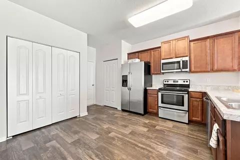 Kitchen - 33 Buckley Ct, Saint Augustine, FL 32086 photo 2 of 2