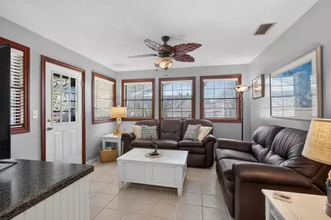 Living - 26 Lee Dr, Saint Augustine, FL 32080 photo 6 of 7