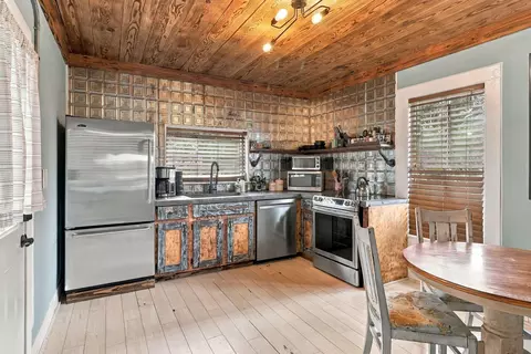 Kitchen - 5 Riberia St, Saint Augustine, FL 32084 photo 6 of 8