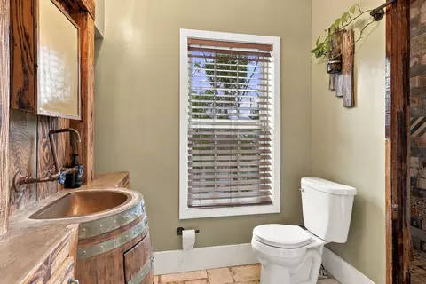 Bath - 5 Riberia St, Saint Augustine, FL 32084 photo 3 of 4