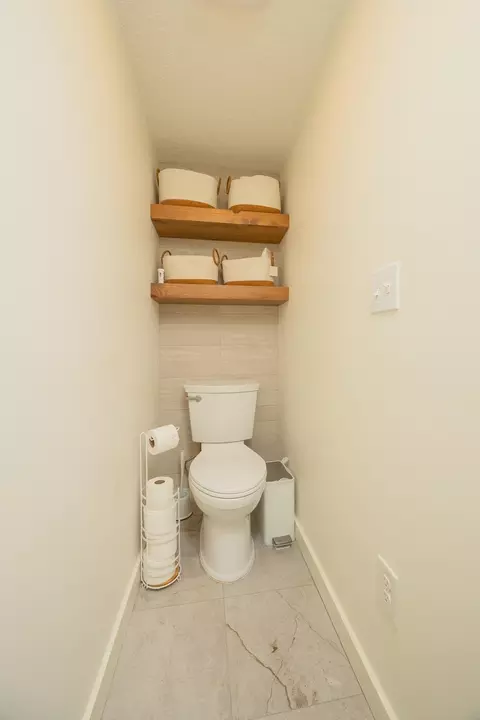 Bath - 107 15th St, Saint Augustine, FL 32080 photo 4 of 10