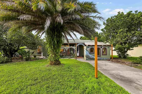 Exterior - 218 Kenan St, Saint Augustine, FL 32080 photo 15 of 17