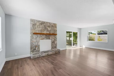 Living - 1141 Alcala, Saint Augustine, FL 32086 photo 6 of 7