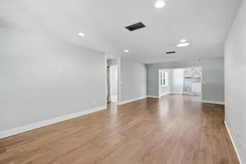 Living - 1141 Alcala, Saint Augustine, FL 32086 photo 2 of 7