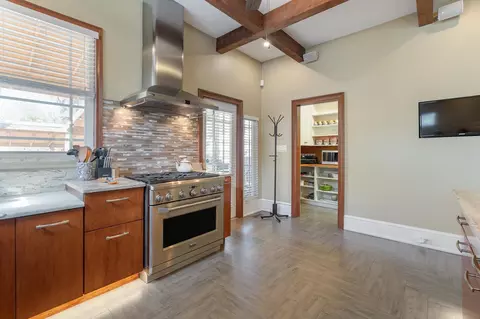 Kitchen - 24 Sevilla St, Saint Augustine, FL 32084 photo 3 of 11