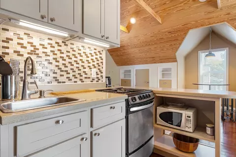 Kitchen - 24 Sevilla St, Saint Augustine, FL 32084 photo 11 of 11