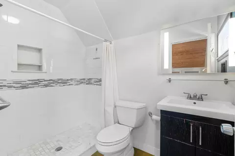 Bath - 24 Sevilla St, Saint Augustine, FL 32084 photo 7 of 7
