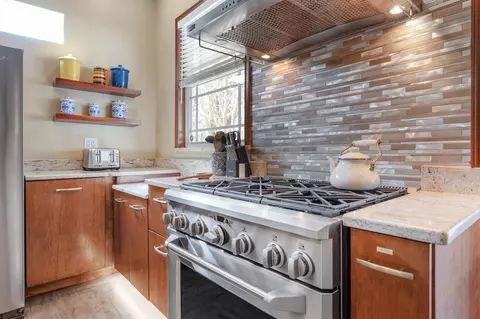 Kitchen - 24 Sevilla St, Saint Augustine, FL 32084 photo 7 of 11