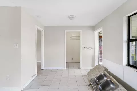 Entry Way - 5442 2nd St, Saint Augustine, FL 32080 photo 2 of 2