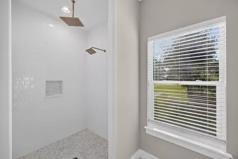 Bath - 175 Alava Ct, Saint Augustine, FL 32086 photo 3 of 4