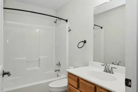 Bath - 8639 Ranchwood Ln, Saint Augustine, FL 32092 photo 6 of 8