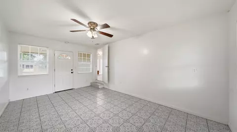 Living - 134 Shores Blvd, Saint Augustine, FL 32086 photo 3 of 3