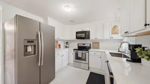 Kitchen - 134 Shores Blvd, Saint Augustine, FL 32086 photo 3 of 4