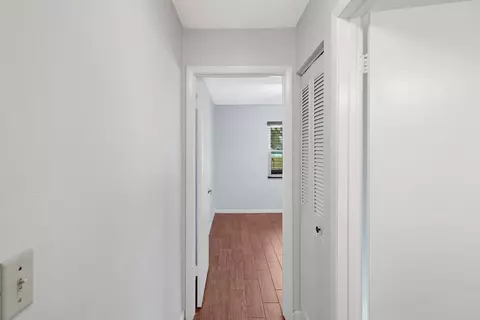 Entry Way - 477 Sardina St, Saint Augustine, FL 32086 photo 2 of 3